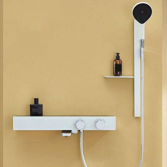 Elegantes modernes wandmontiertes Badewannen-Wasserhahn-Set in Weiß