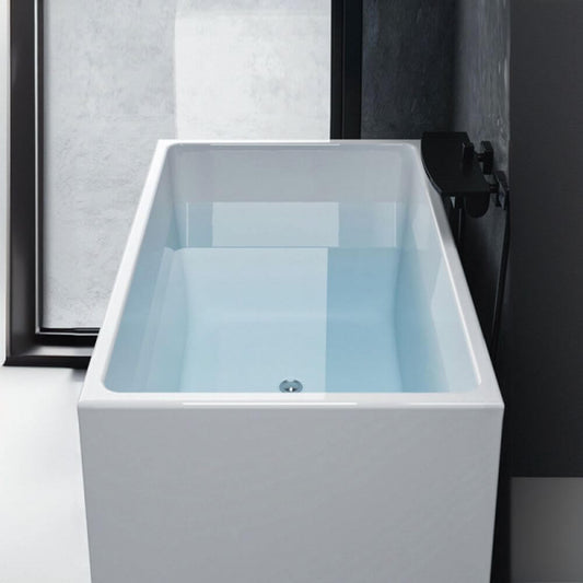 Modern freestanding bathtub with elegant rectangular design