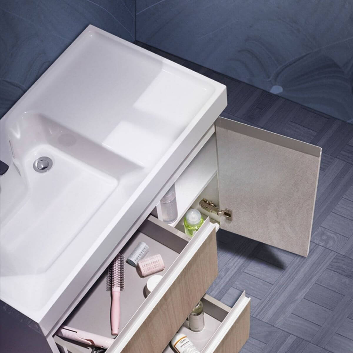 Stain resistant ceramic sink