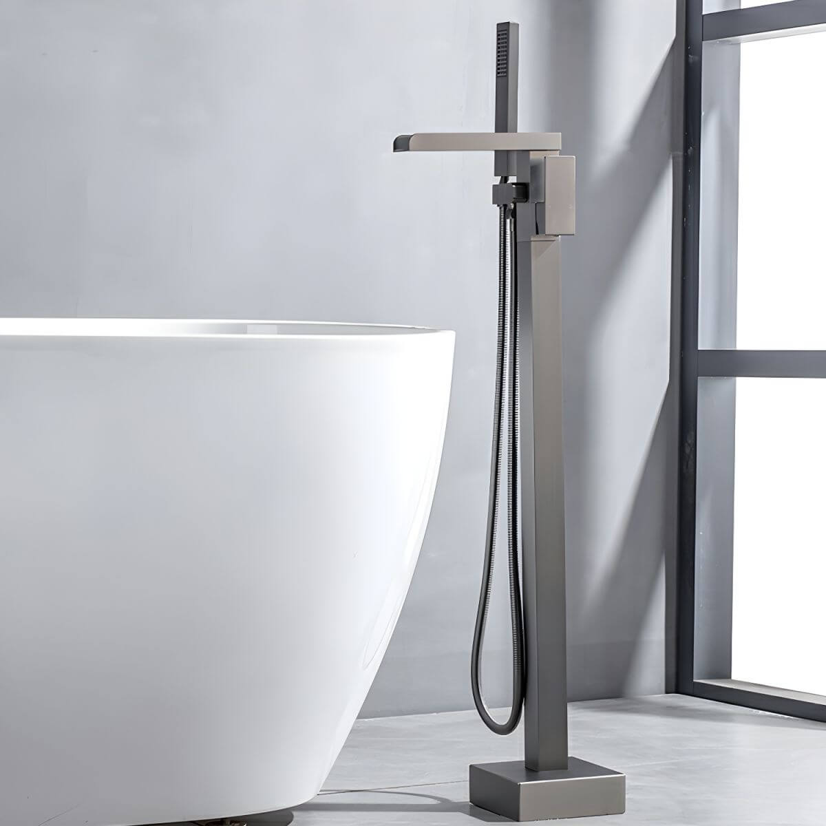 Modern Free Standing Bathtub Faucet