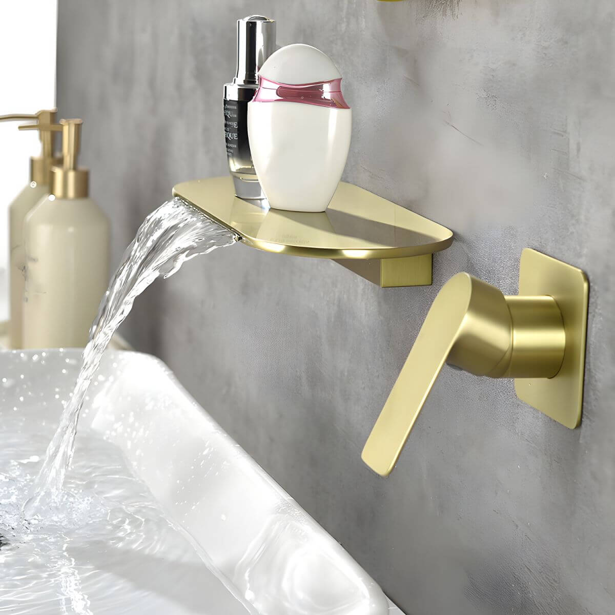 Low arc spout vessel sink faucet