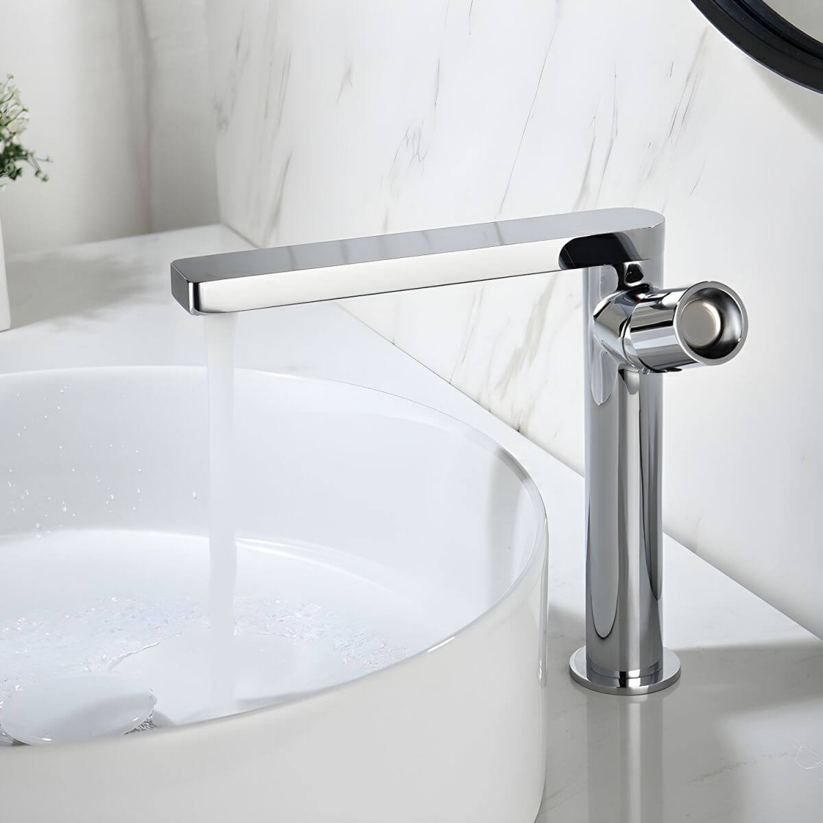 Stylish low arc spout design faucet