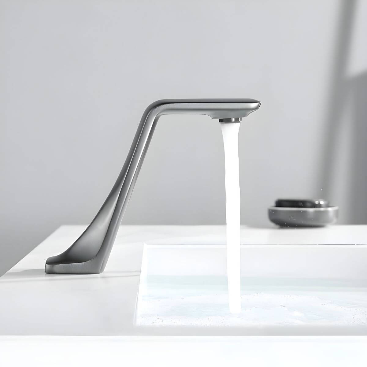 Modern vessel sink faucet in black