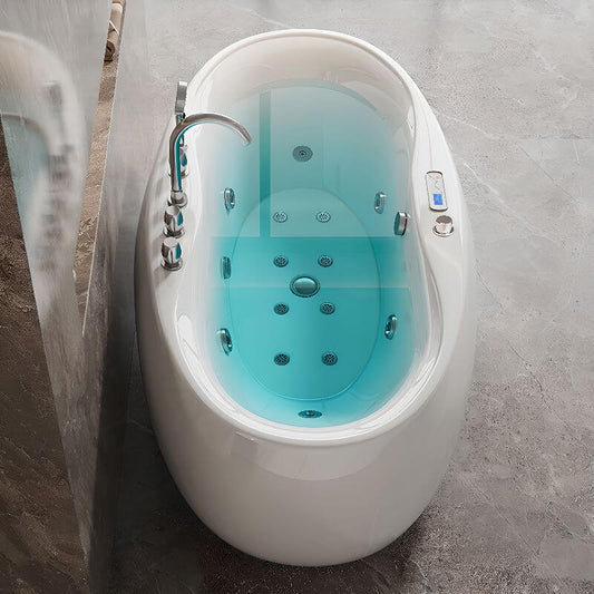 Elegant modern roll top bathtub in a stylish bathroom