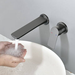 Low arc spout faucet