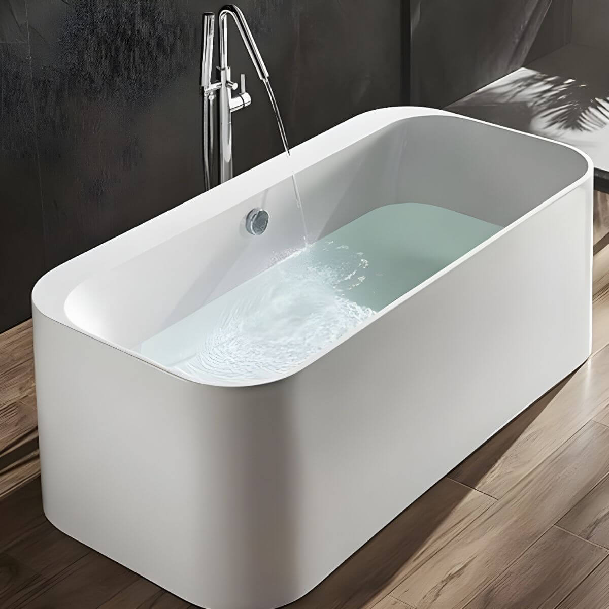 Gooseneck design bathtub faucet