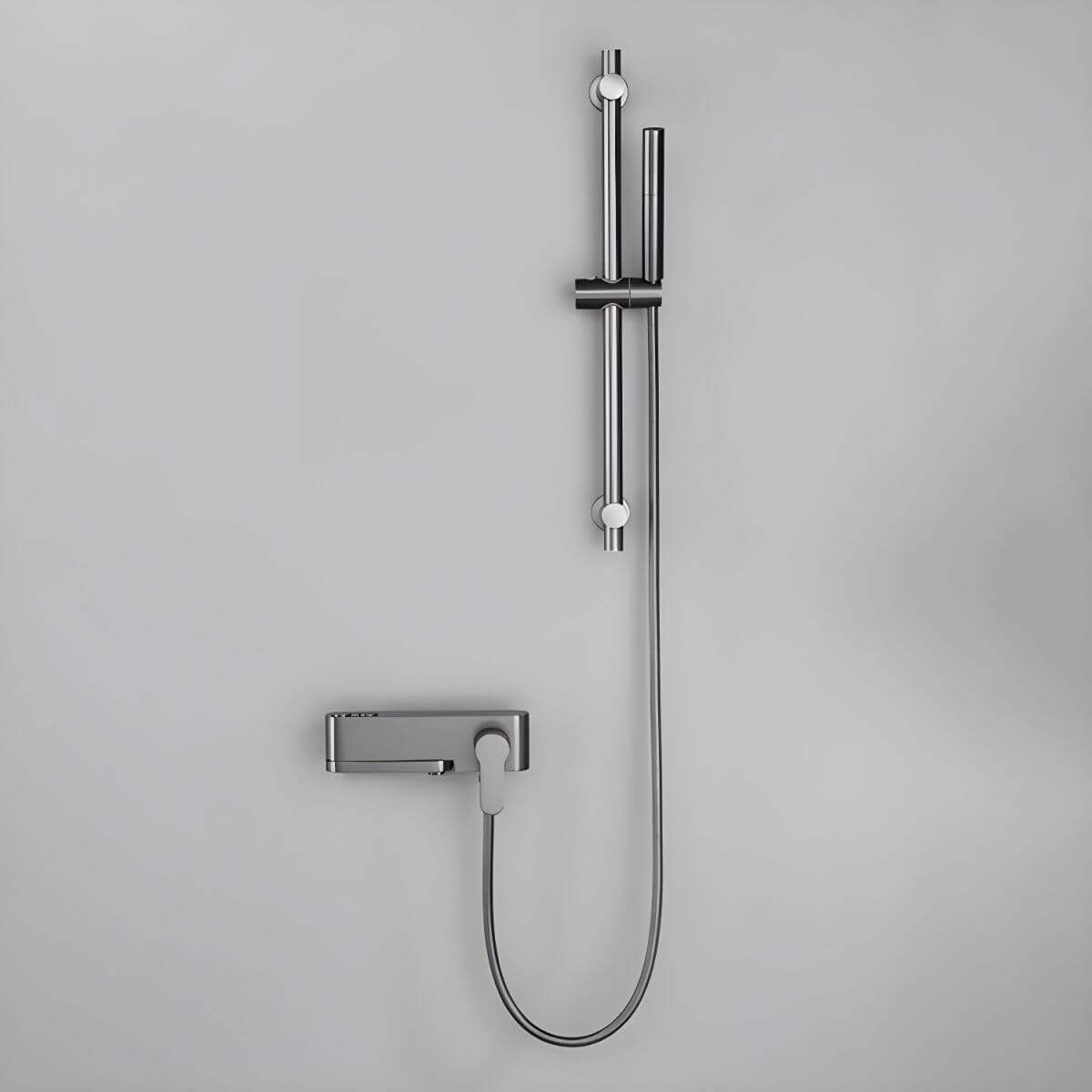 copper bathtub spout with modern design