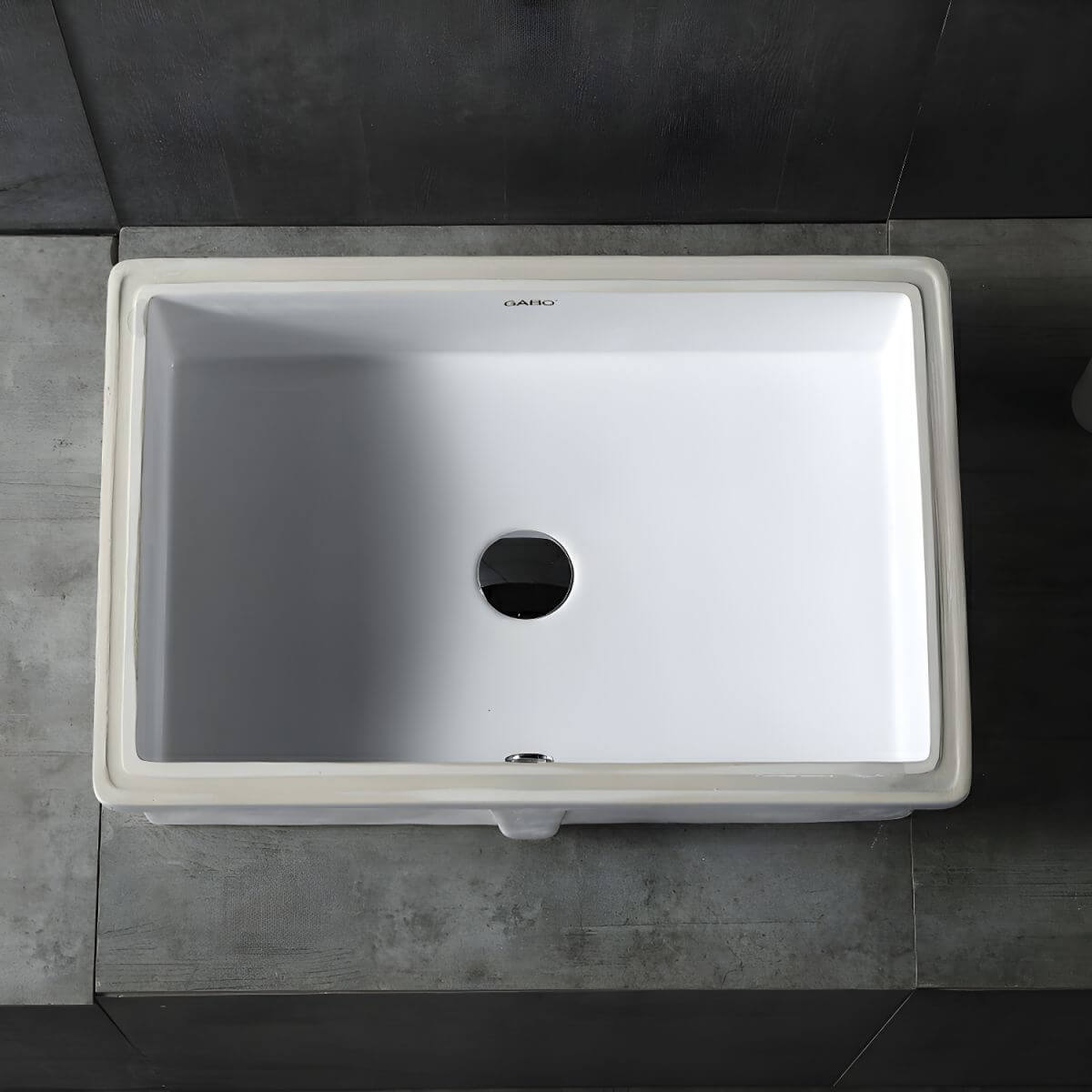 Fade-resistant finish bathroom sink