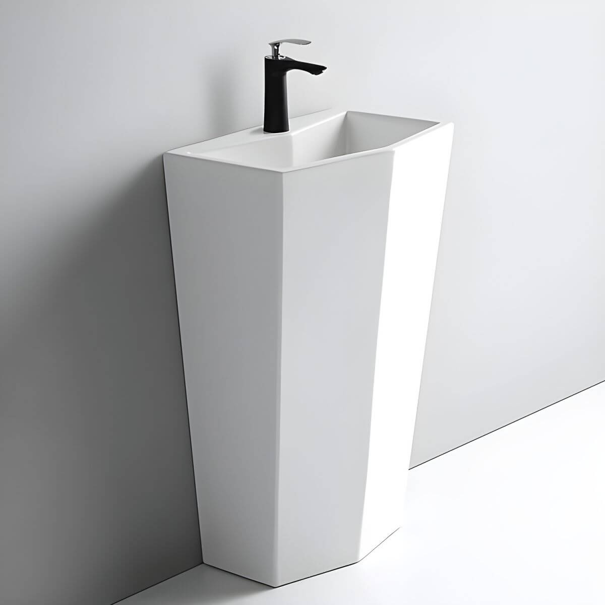 Scratch-resistant ceramic sink in white