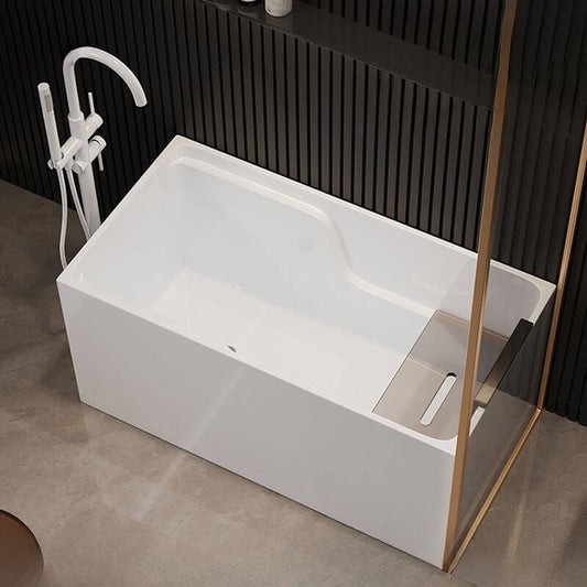 Comfortable freestanding tub with faucet included