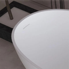 Große weiße moderne freistehende Badewanne