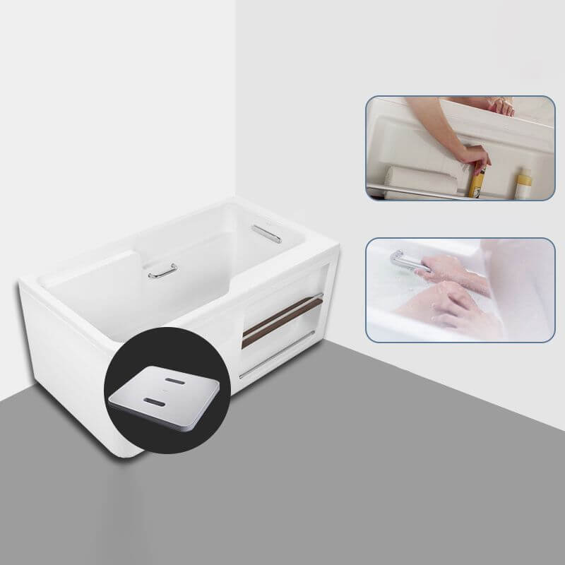 Baño de lujo con bañera rectangular blanca