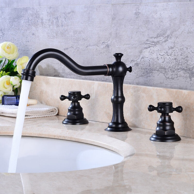 Chester Traditional Widespread Bathroom Faucet in Chrome