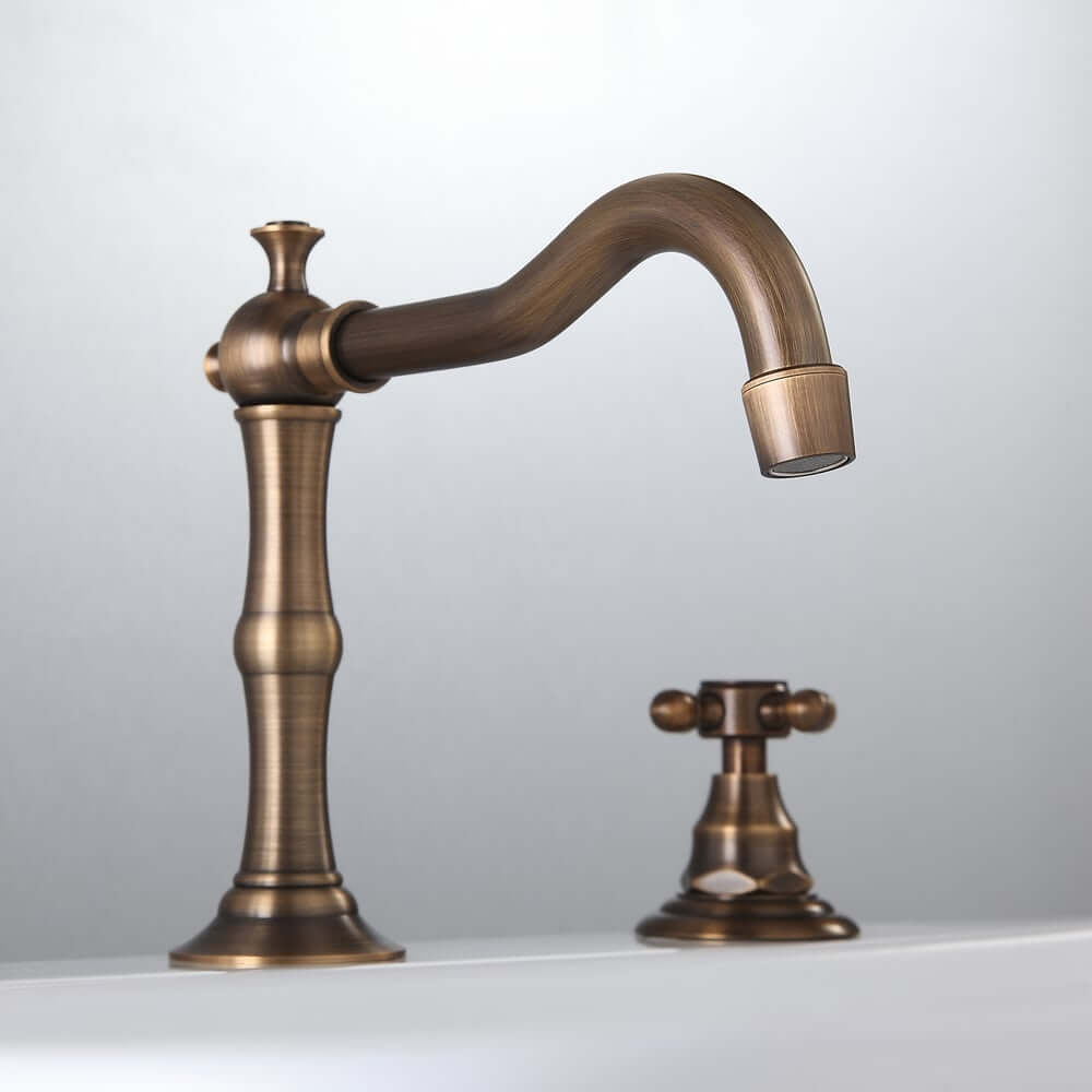 Chester Traditional Widespread Bathroom Faucet in Chrome