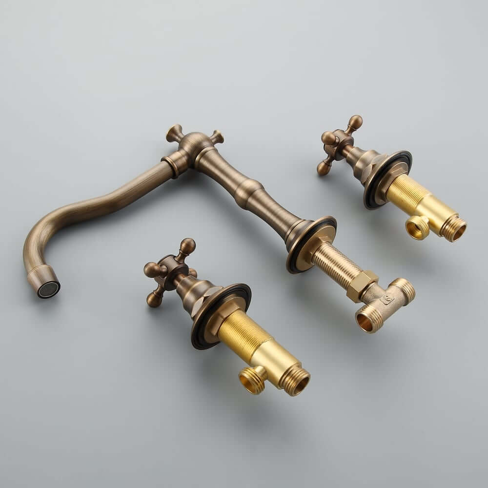 Chester Traditional Widespread Bathroom Faucet in Chrome