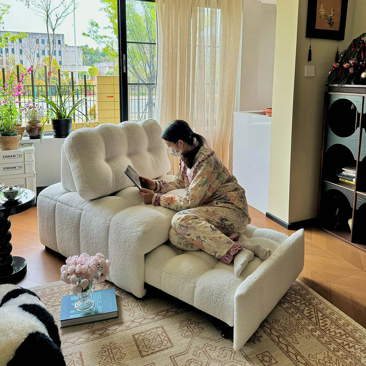 Hompkin Modern Teddy Fleece Lounge Sofa Bed with Pull-Out Function