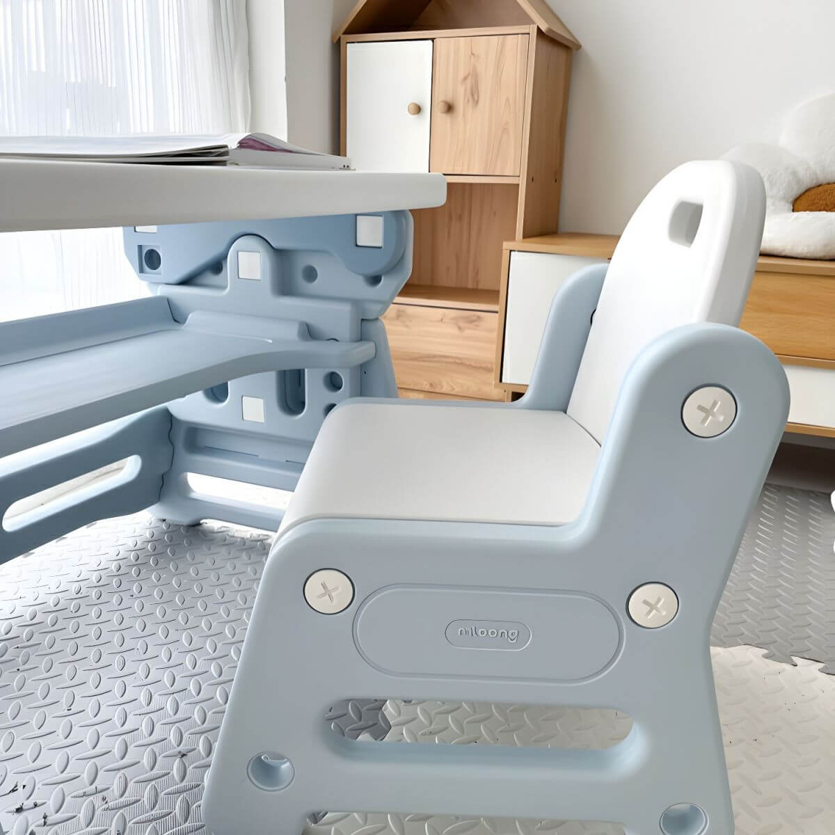 Modern Paintable Kids Desk and Chair Set with Adjustable Height