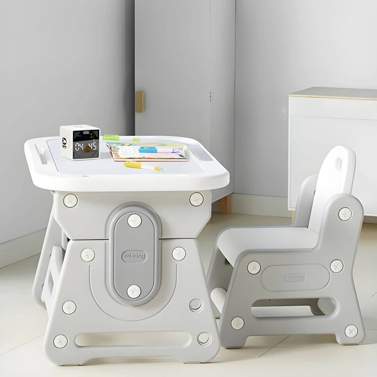 Modern Paintable Kids Desk and Chair Set with Adjustable Height
