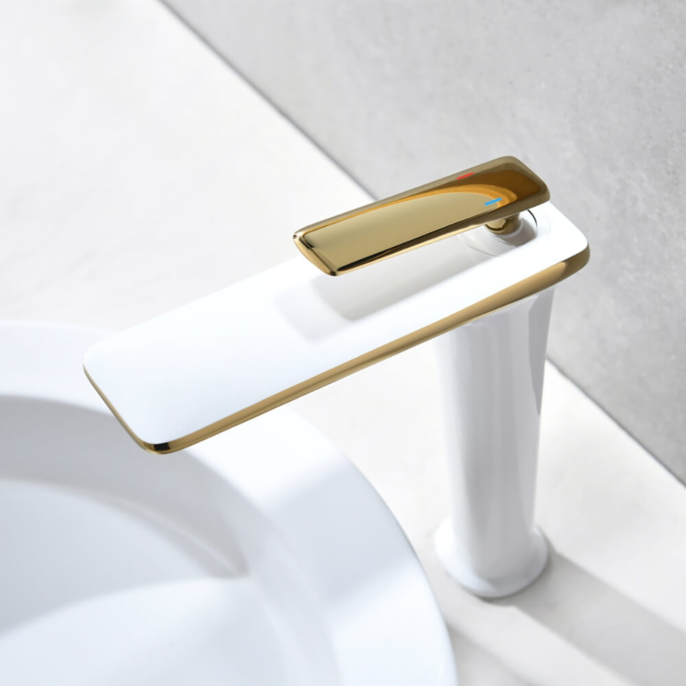 Modern Single Hole Brass Bathroom Sink Faucet with Lever Handle