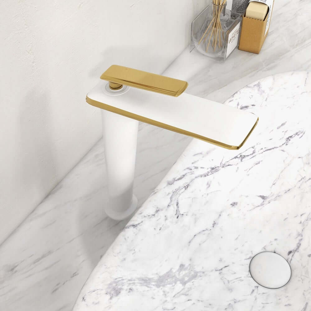 Modern Single Hole Brass Bathroom Sink Faucet with Lever Handle