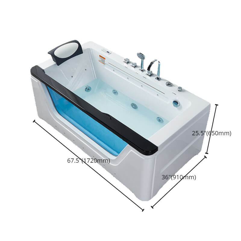 Baignoire autoportante à air dans une salle de bain moderne