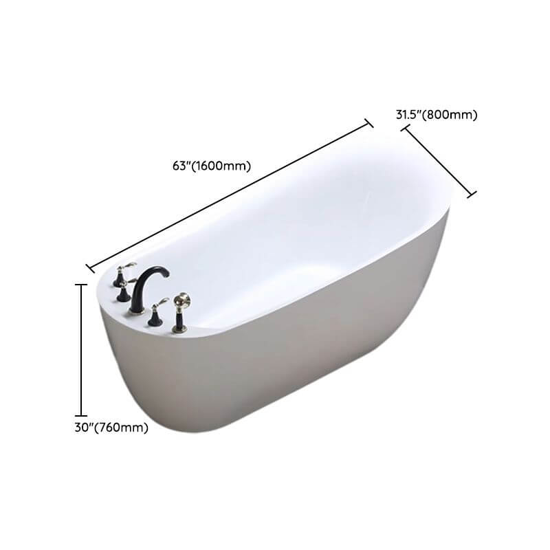 Zeitgenössisches Badezimmer mit minimalistischen Designelementen
