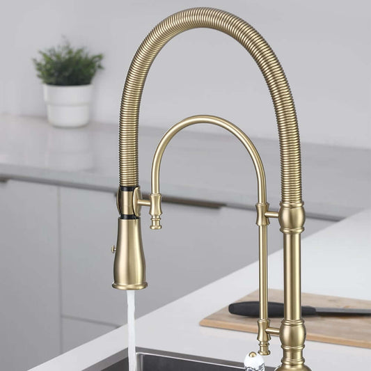 Solid Brass Traditional Kitchen Faucet with Pullout Spray and 360° Swirling Spout
